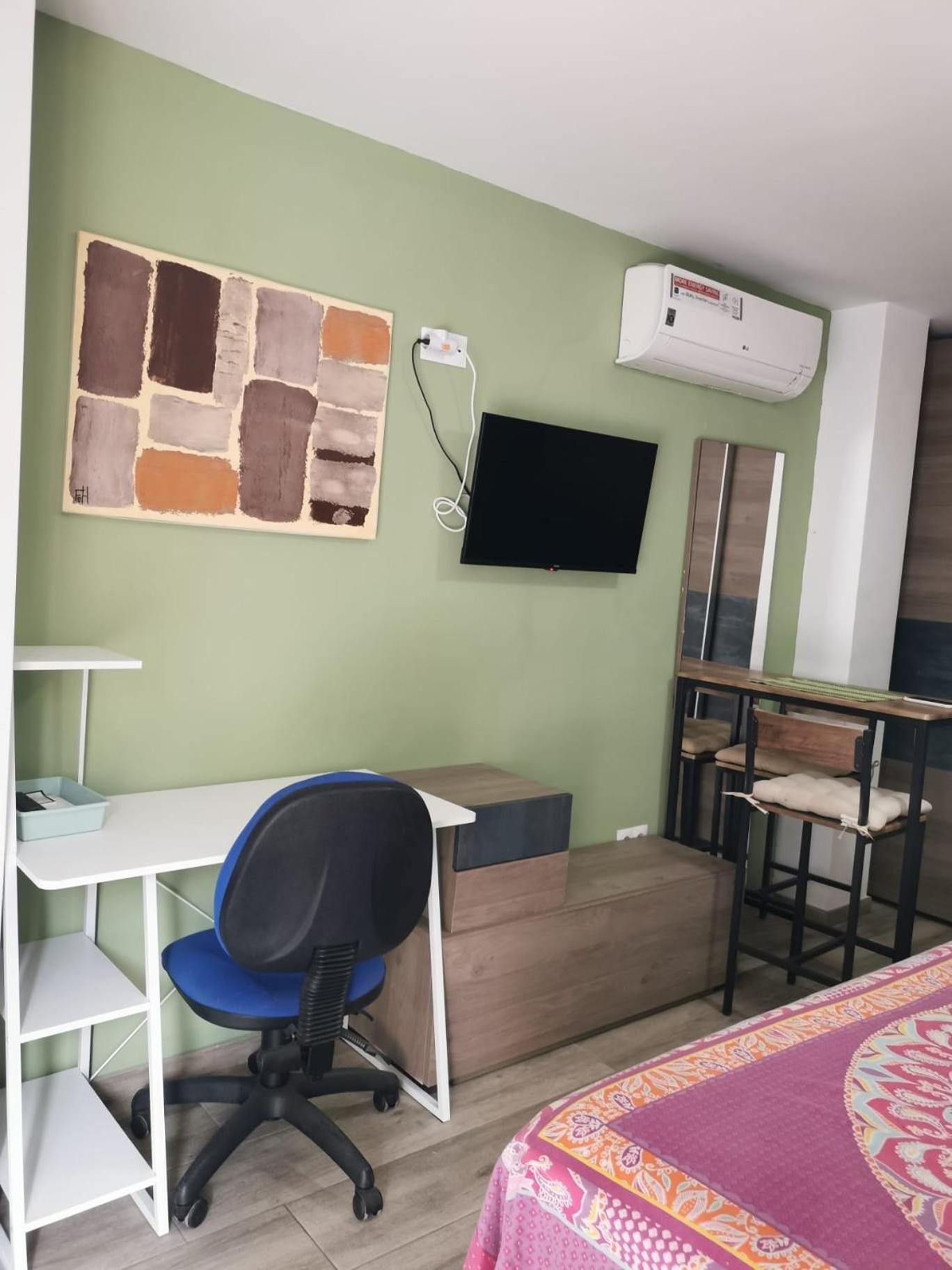 Casa Hombre Blanco Apartment Малага Екстериор снимка