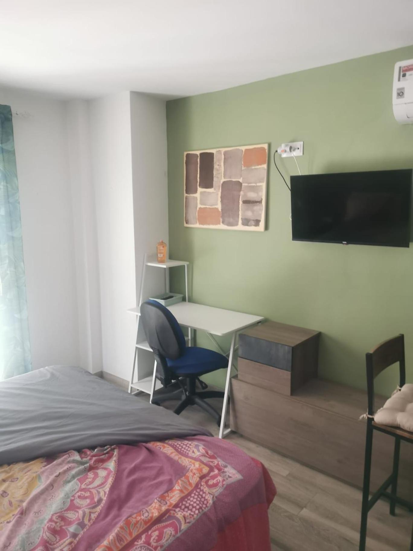Casa Hombre Blanco Apartment Малага Екстериор снимка